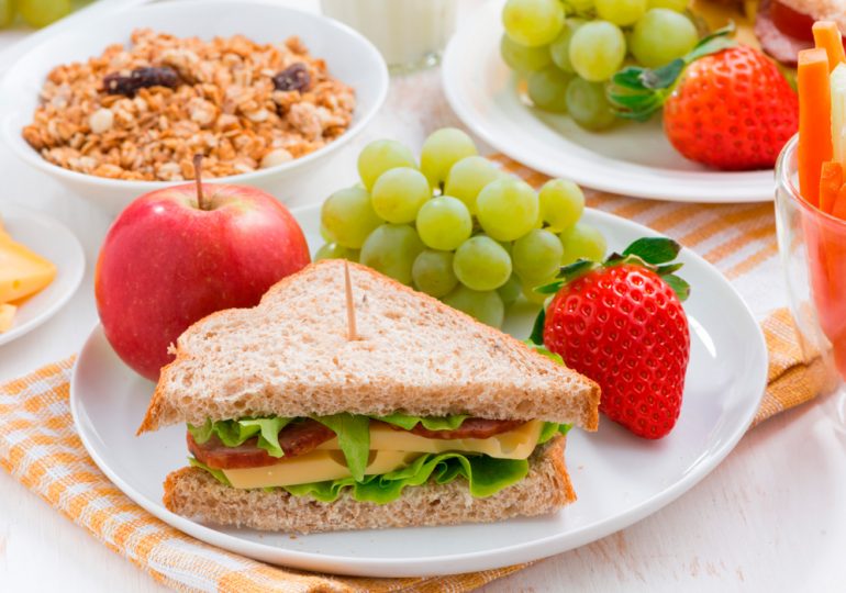 Los snacks más saludables para tus hijos este verano