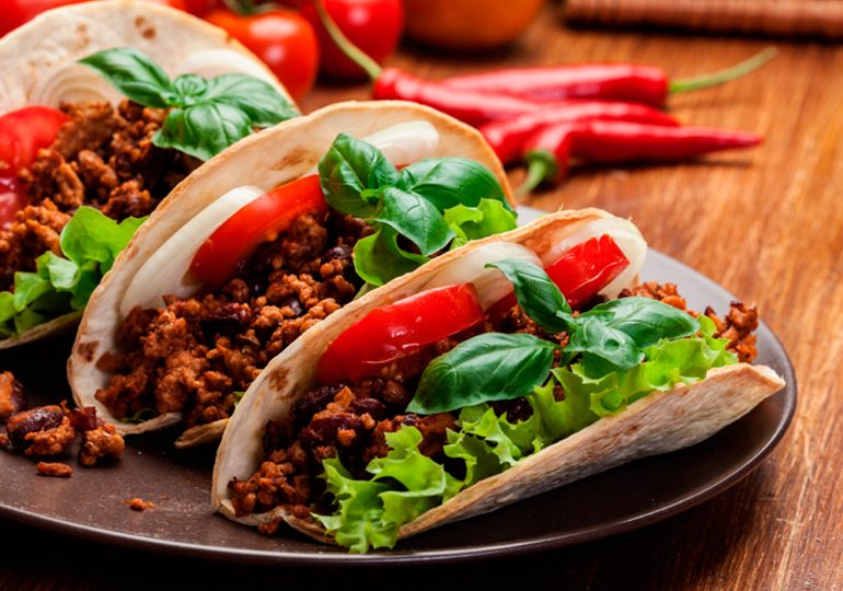 ¡Engríe a tu familia con estos irresistibles tacos mexicanos!