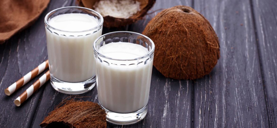 Conoce ocho de los beneficios de tomar leche de coco