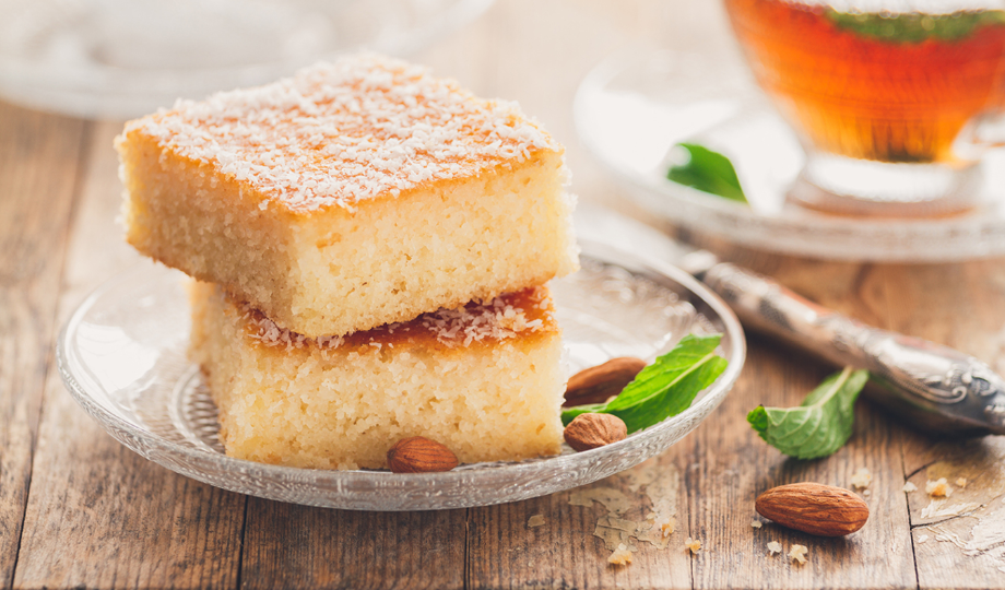 Veamos cómo se prepara una torta de sémola casera