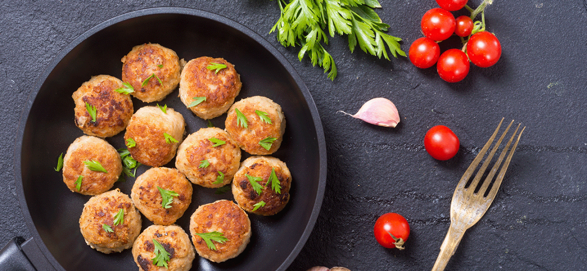 ¿Un bocadito fácil y delicioso? ¡Albóndigas de pollo!