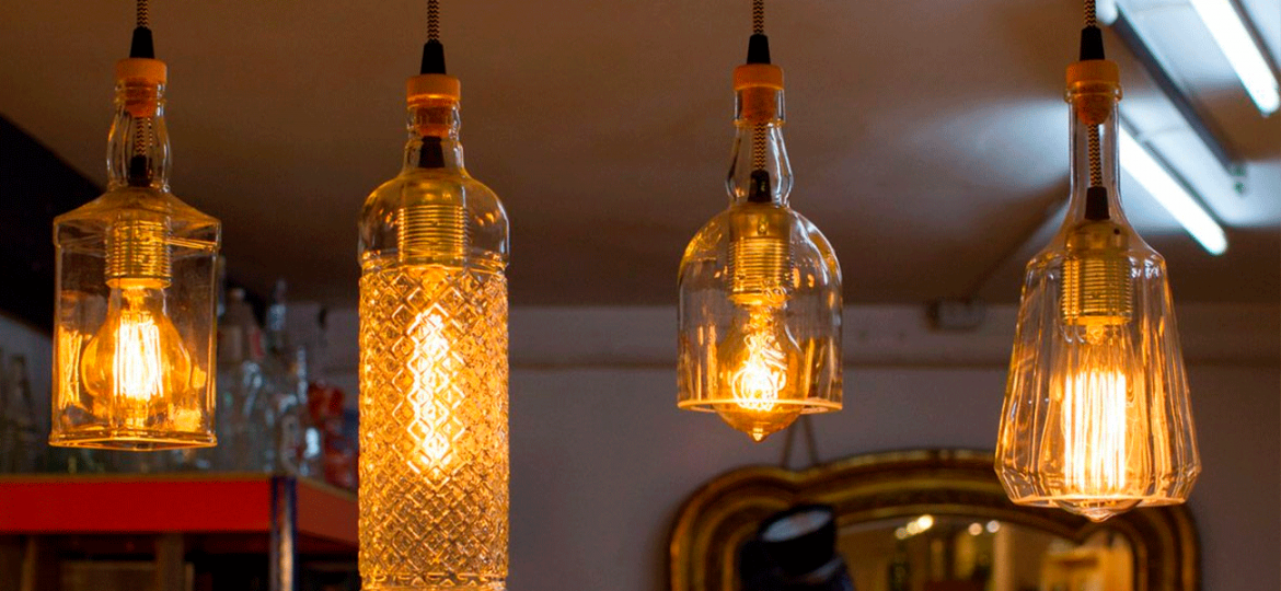 Transforma tus botellas en elegantes lámparas