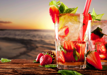 Refresca tus días de verano con estas deliciosas y coloridas bebidas