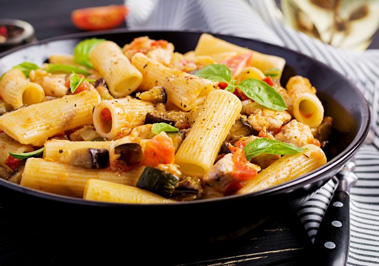 Un almuerzo delicioso: Macarrones con Pollo al estilo Panameño.