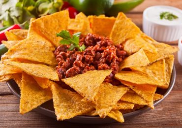 Descubre 3 dips de frijoles que le encantarán a tu familia