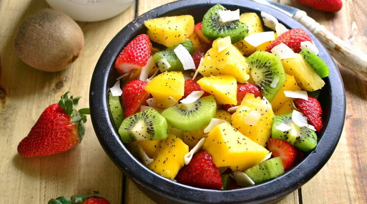 Prepara una ensalada de fruta tropical en menos de 5 minutos con esta receta