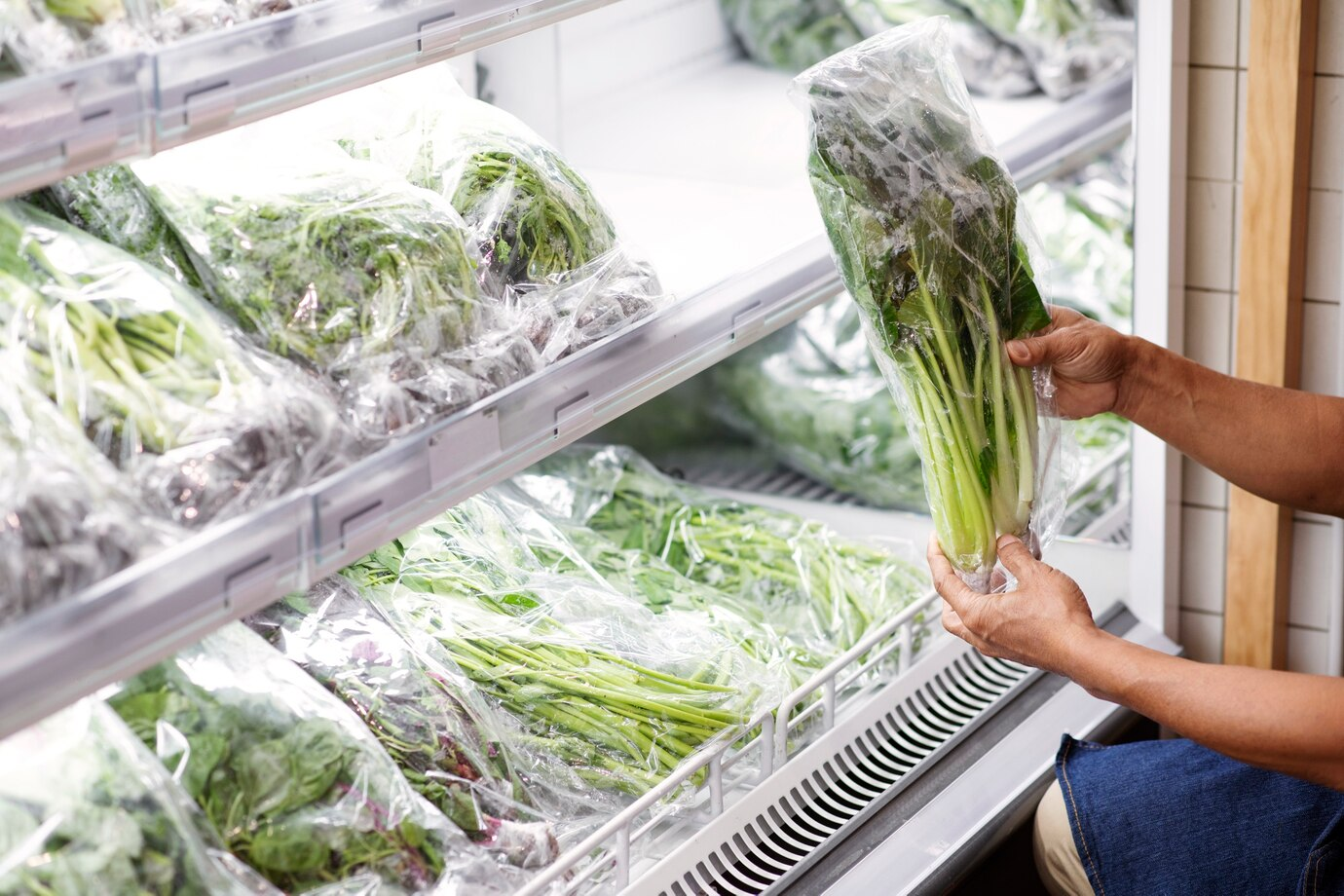 ¿Cómo mantener más frescos mis alimentos en la refrigeradora?